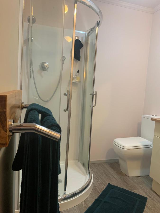 Opanuku Out West Hotel Оукланд Екстериор снимка
